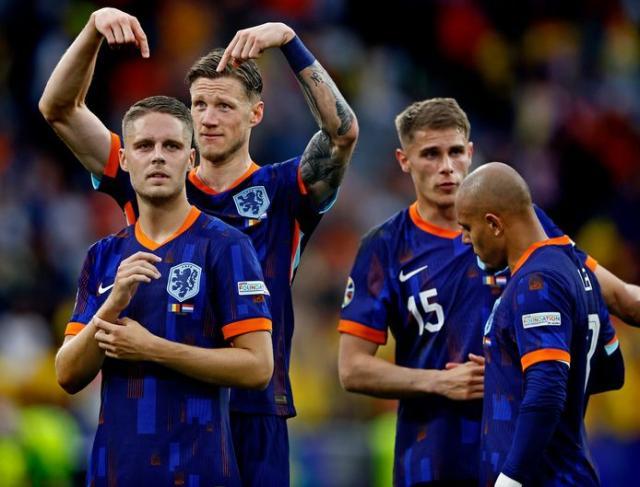 1719989024385074348.jpg Joey Veerman.jpg